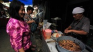 Endonezya&#039;da Çinlilerin uğrak yeri: Sürüngen eti pazarı