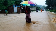 Endonezya'da şiddetli yağışlar sel ve heyelana neden oldu