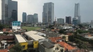 Endonezya’nın başkentinde Kovid-19 kısıtlamaları yeniden uygulanmaya başladı