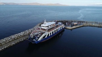 Erdek'ten Marmara Adası'na 45 dakikada ulaşım sağlayan feribot seferleri başladı