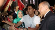 Erdoğan, Kırgızistan'da yoğun sevgi gösterisiyle karşılandı