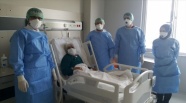 Erzincan&#39;da 99 yaşındaki kadın Kovid-19/ koronavirüsten kurtuldu