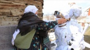 Erzincan'da komandolara kırsaldaki köylülerden moral desteği