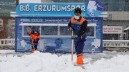 Erzurum&#039;da kar timleri iş başında