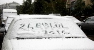 Erzurum şehir merkezine mevsimin ilk karı yağdı