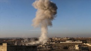 Esed rejimi İdlib'deki sivil yerleşimleri bombalamaya devam ediyor