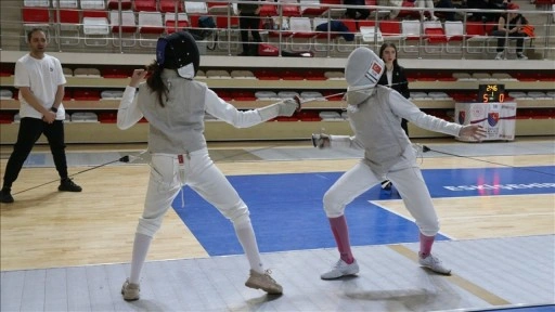 Eskişehir'de Okul Sporları Eskrim Türkiye Şampiyonası başladı