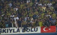 Fenerbahçe tribünlerinde kavga!