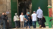 Fanatik Yahudiler İsrail polisi korumasında Mescid-i Aksa&#039;ya baskın düzenledi