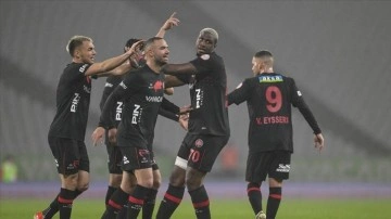 Fatih Karagümrük evinde Antalyaspor'u 4-1 yendi