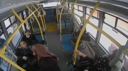 Fenalaşan yolcuyu hastaneye kadın otobüs şoförü yetiştirdi