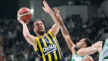 Fenerbahçe Beko, kaptan Melih Mahmutoğlu ile yeniden anlaştı