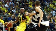 Fenerbahçe final serisinde 2-0 öne geçti