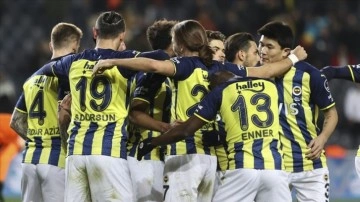 Fenerbahçe'de 2 futbolcunun Kovid-19 testi pozitif çıktı