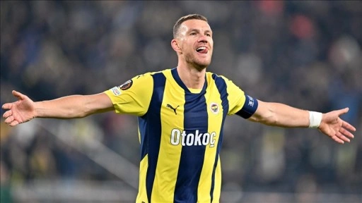 Fenerbahçeli futbolcu Edin Dzeko'nun elinde kırık tespit edildi