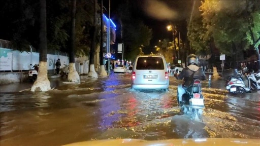 Fethiye'de şiddetli yağış su baskınlarına sebep oldu