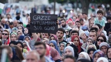 Filistin İnisiyatifi Gazze'de 300 gündür katliam yapan İsrail'i protesto etti