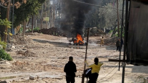 Filistinli aile İsrail saldırısı altındaki Cenin'de her şeye rağmen evlerini terk etmiyor