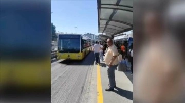 Florya durağında metrobüs arızası seferlerde aksamaya neden oldu