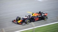 Formula 1&#039;de ilk kez düzenlenen sprint yarışını Max Verstappen kazandı