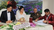 Fotoğraf çekmek için geldiği Hakkari'de polisle evlendi