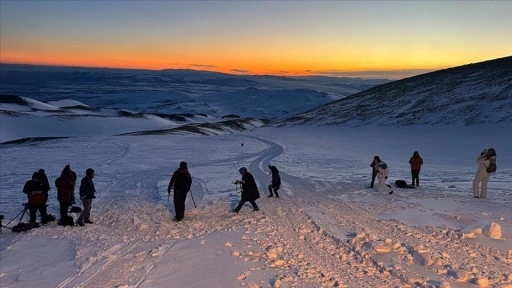 Fotoğraf tutkunları Erciyes'in zirvesinde bir araya geldi