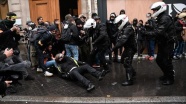 Fransa'da 'emeklilik reformu'na karşı eylemde 16 kişi gözaltına alındı