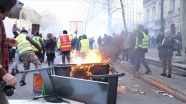 Fransa&#039;da emeklilik reformuna karşı eylemler şiddete dönüştü