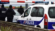 Fransa'da öğrencilerin üzerine araç sürüldü