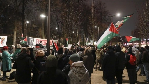 Fransa'da, Paris ve Maccabi Tel-Aviv basketbol takımlarının karşılaşması protesto edildi