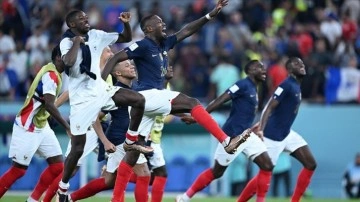 Fransa, Dünya Kupası'nda son 16 turuna yükselen ilk takım oldu