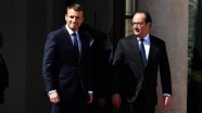 Fransa'nın eski cumhurbaşkanından Macron'a 'sarı yelekliler' eleştirisi