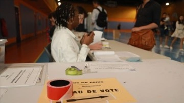 Fransız seçmen yarın Macron'un kararıyla kurulan erken seçim sandığına 2. tur oylama için gidec