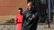 Futbolcu Şamil Çinaz Kayserispor'dan ayrıldı