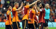 Galatasaray'da derbi öncesi kart alarmı