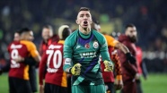 Galatasaray&#039;ın kalecisi Muslera: Futbolu özlüyorum