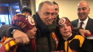 Galatasaray kafilesinden 'özel' sporculara yakın ilgi
