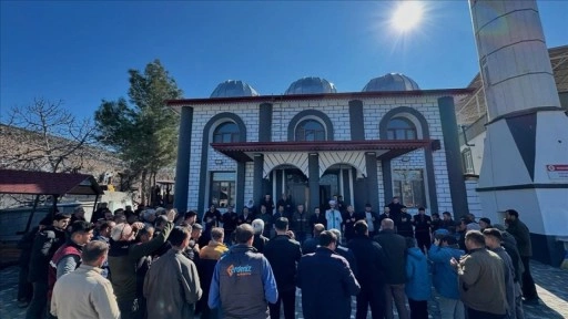 Gaziantep'te depremde yıkılan cami yeniden yapılarak ibadete açıldı