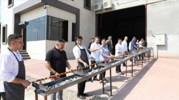 Gaziantep'te 'dünyanın en uzun kebabı' rekor denemesi için hazırlıklar tamamlandı