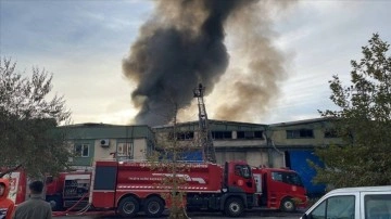 Gaziantep'te geri dönüşüm fabrikasında yangın çıktı