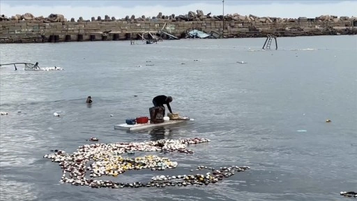 Gazze'deki balıkçılar, yaşam mücadelesi için geleneksel yöntemlerle balık avlanıyor