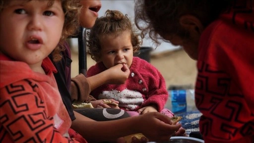 Gazze'nin kuzeyindeki El-Avde Hastanesinde ilaç ve gıda stokları tamamen tükendi