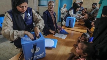 Gazze'nin güney bölgelerinde dün 160 binin üzerinde çocuğa çocuk felci aşısı yapıldı