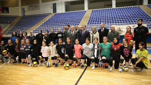 Gençlik ve Spor Bakanı Bak: Bizim için en önemli konulardan biri de dijital bağımlılık ve kötü alışkanlıklarla mücadele