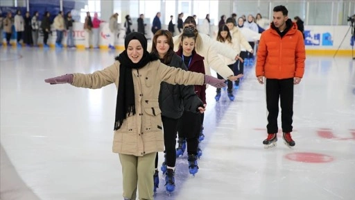 Gençlik ve Spor Bakanlığının projesi öğrencileri "kış sporlarıyla" tanıştırdı