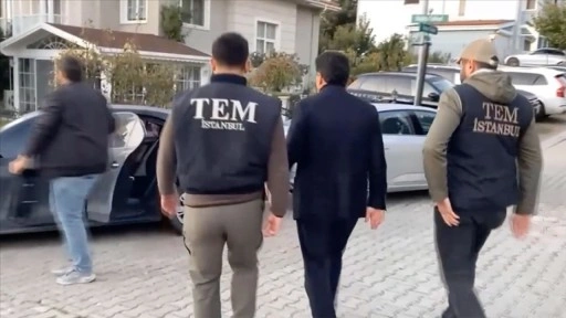 Görevden uzaklaştırılan Esenyurt Belediye Başkanı Özer'in gözaltına alınma anı