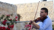 Görme engelli Filistinlinin müzik tutkusu