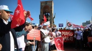 Hak-İş, Kazancı Yokuşu'na karanfil, Taksim Cumhuriyet Anıtı'na çelenk bıraktı