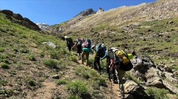 Hakkari'de dağcılar Cilo Dağı'na tırmandı