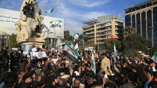 Halep'te, terör örgütü PKK/YPG'nin Münbiç'te düzenlediği bombalı araç saldırısına protesto